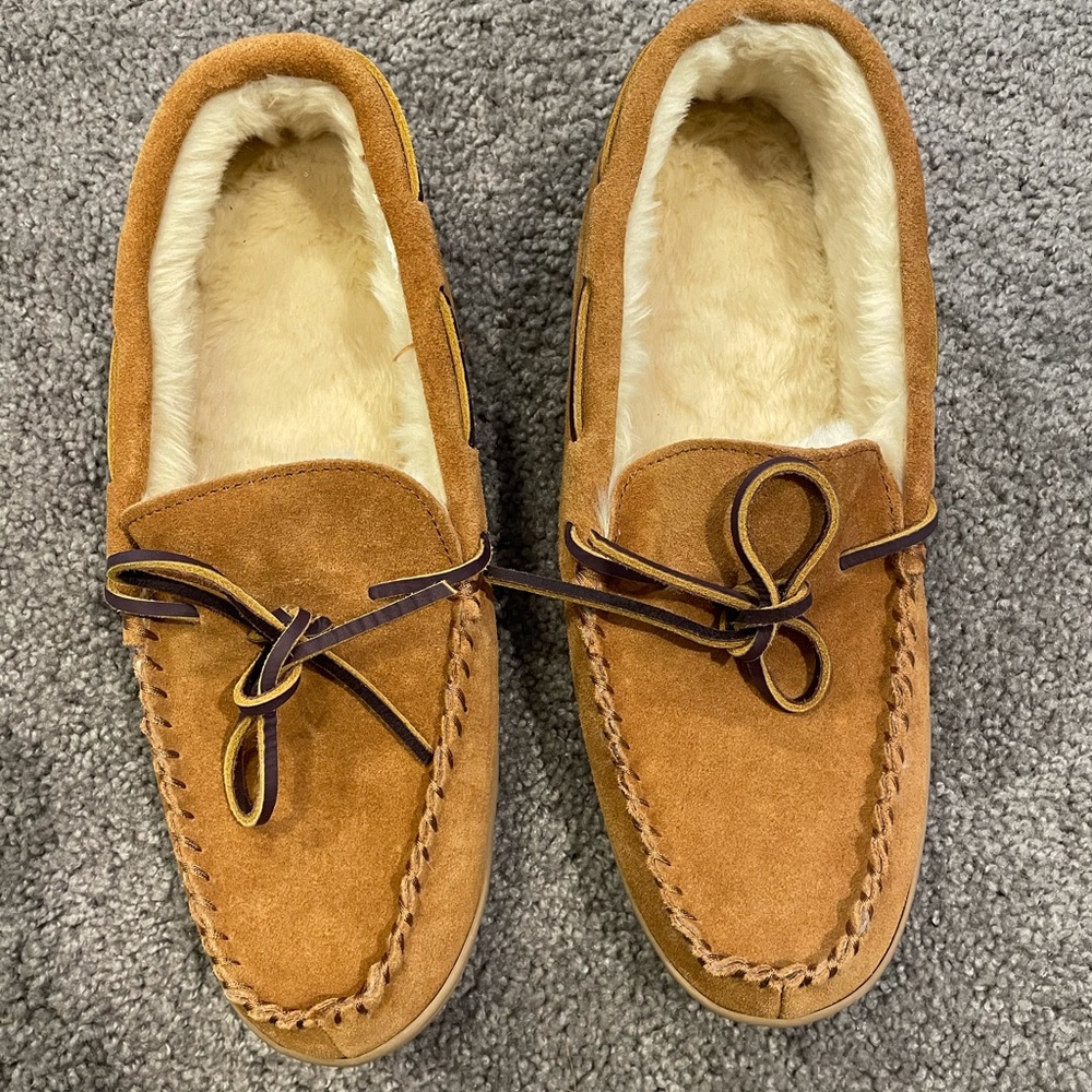 Men’s slippers NWOT